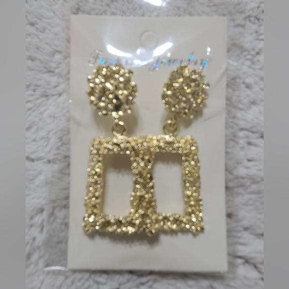 Gold colored dangle earrings - Picture 3 of 5